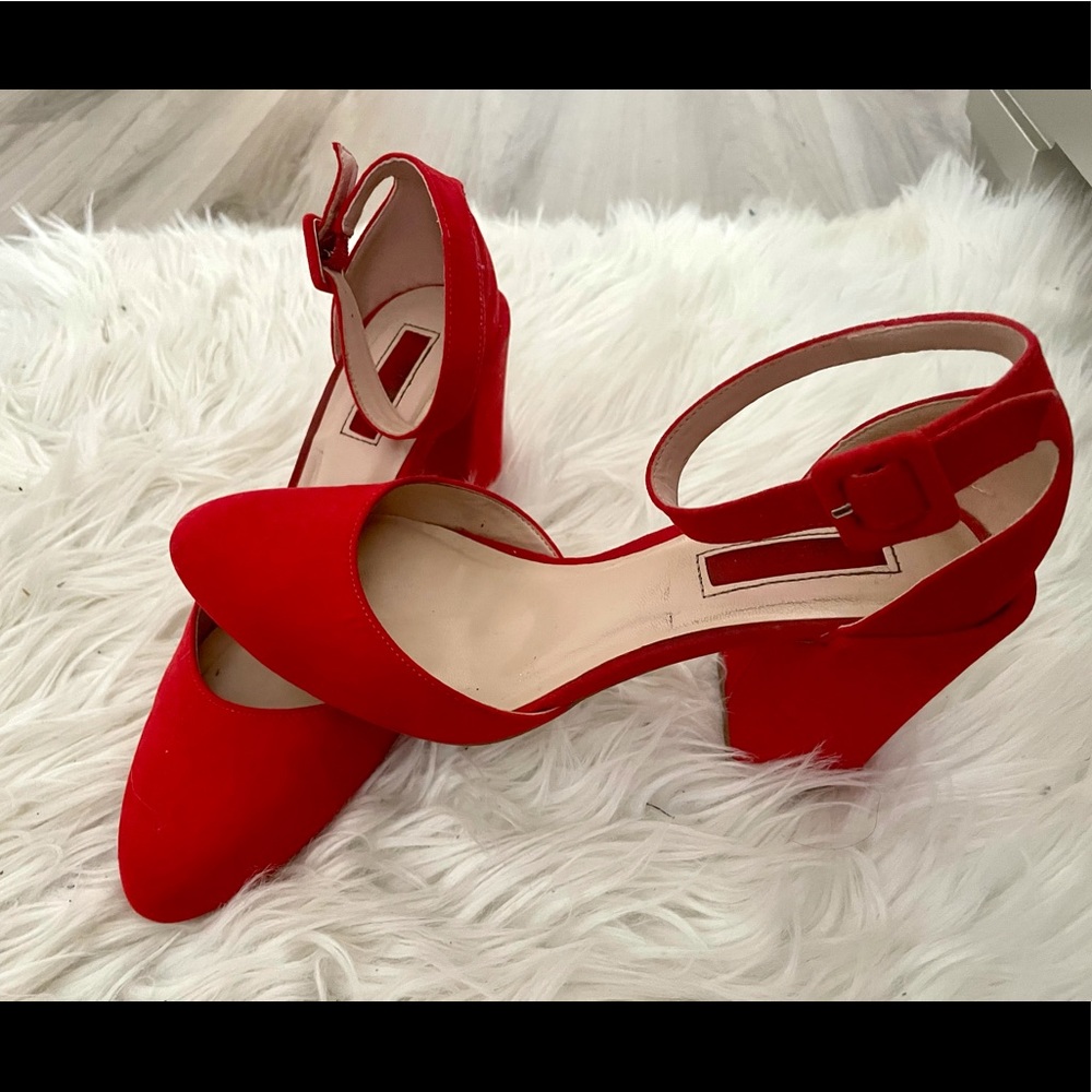 Forever 21 Red Pumps Size 6 - Picture 2 of 4